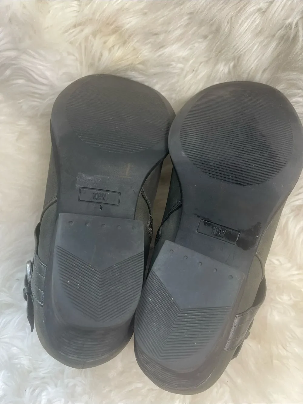Torrid synthetic Gray Ankle Boots Double straps Buckle Detail sidezipperSZ10.5WW